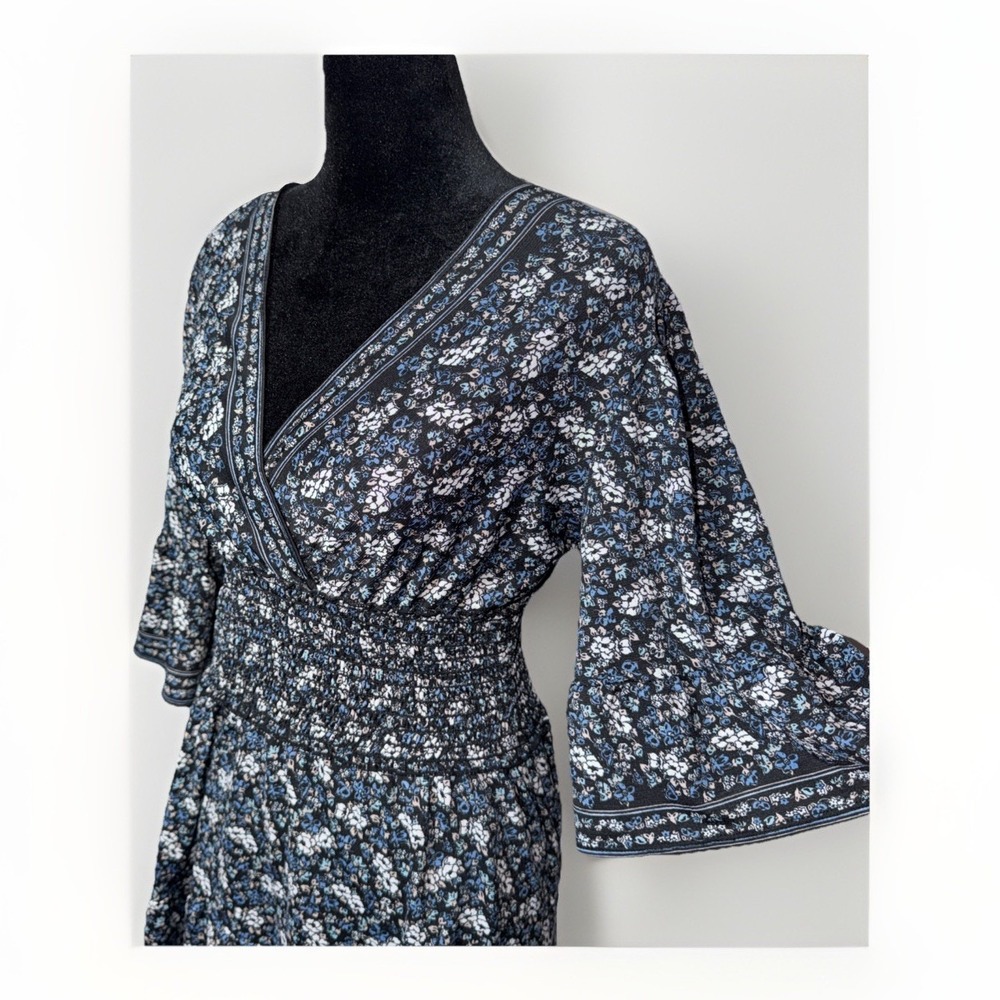 Max Studio Georgette Ditsy Floral‎ Print Dress Size M Blue Black Smocked Tiered